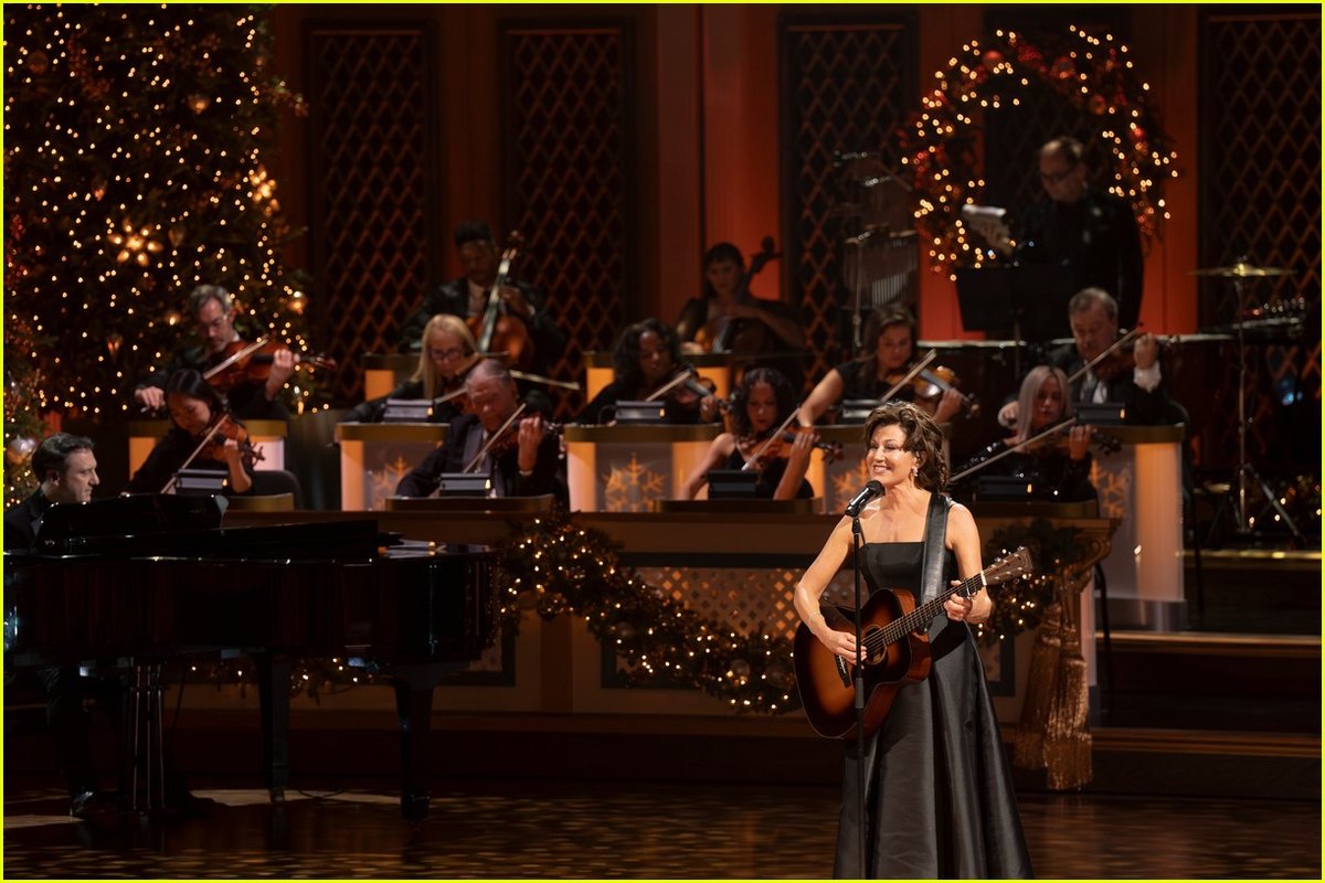 CMA Country Christmas 2024 Hosts Amy Grant and Trish Yearwood